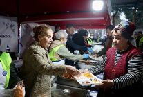 didim balat mahallesinde ramazan bereketi paylasildi