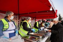 didim belediyesi didimlileri cumhuriyet kent meydaninda kurulan iftar sofrasinda bulusturdu