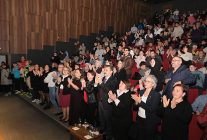 dikili belediyesi halk oyunlari toplulugundan anlamli gosteri