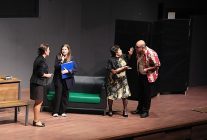 dikilide 27 mart dunya tiyatro gunu coskusu