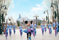 disney adventure world ilk misafirlerini karlar ulkesi ve sayisiz yeni deneyimle agirladi