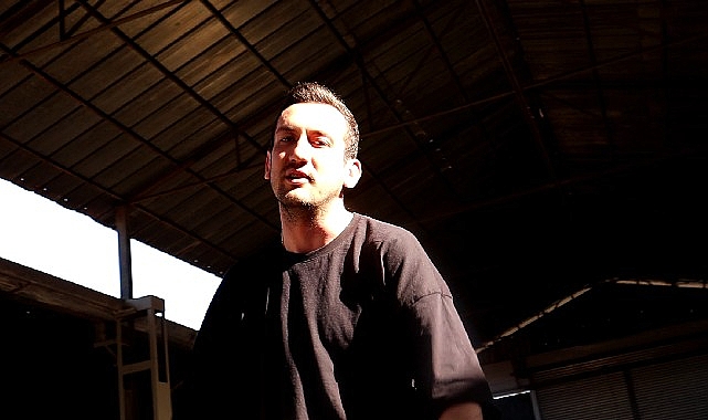 emre ogdenden ice donuk ve atmosferik bir album anhedoni