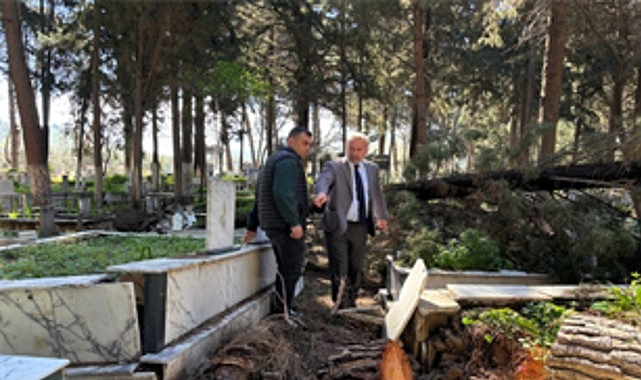 firtinadan etkilenen mezarliklara hizli mudahale