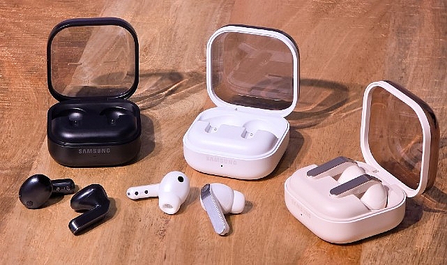 galaxy buds4 serisi akilli ses ozellikleriyle tasarimi bir araya getiriyor