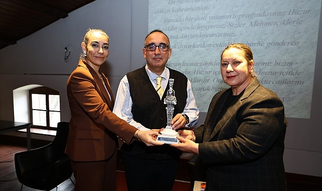 gecilmez bir destanin izinde canakkalenin anlami ve bugunu kent belleginde konusuldu