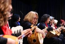 gemlikte kadinlar gunune ozel turku gecesi