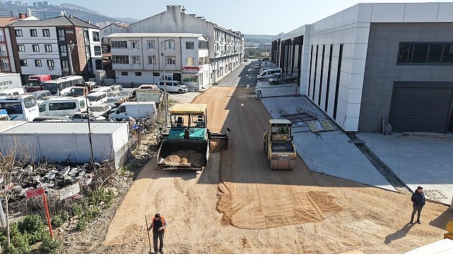 gemlikte yollara asfalt ve tas parke