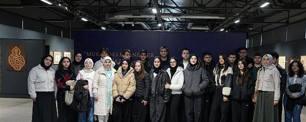 gencler mukaddes emanetlere sahip cikiyor