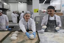 genclerden iftar sofralarina sicak dokunus