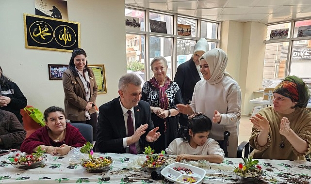 golcukte cicekler engelleri asti