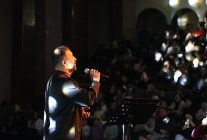 gonullere dokunan ilahileriyle hasan bayar sahne aldi