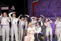 gozlerimi kaparim vazifemi yaparim bursa seyircisiyle bulusuyor