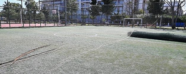 gunubirlik alandaki hali saha yenileniyor