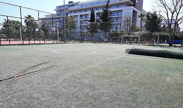 gunubirlik alandaki hali saha yenileniyor