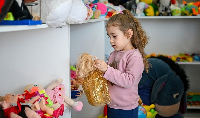 Her çocuğun oyuncakla oynama hakkı var! 1 her cocugun oyuncakla oynama hakki var