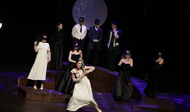 ibb sehir tiyatrolari 13 liseler arasi tiyatro bulusmasi basvurulari basliyor