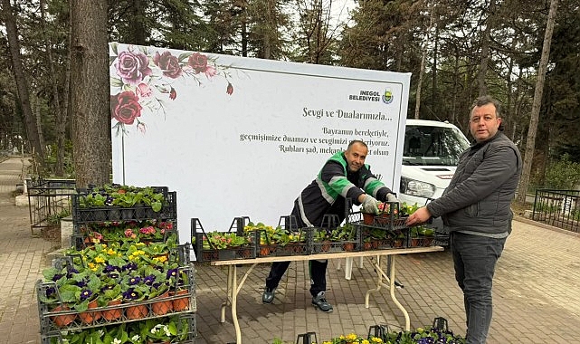 inegolde bayram oncesi mezarliklar cicek bahcesine burundu