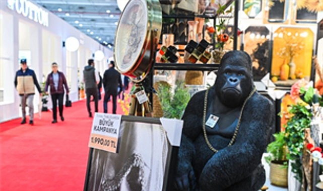 izfurnex 2026 izmir mobilya fuari kapilarini acti