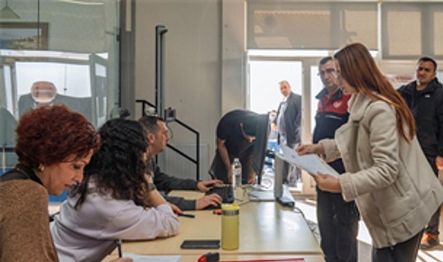 izmir itfaiyesi gucune guc katiyor