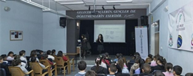 izmirde cocuklar iklim icin ayakta