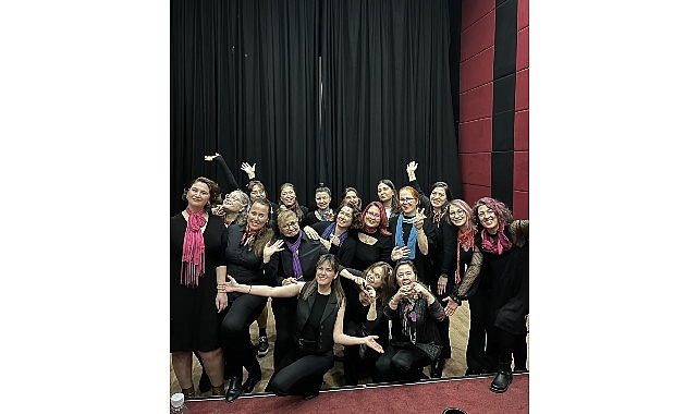 izmirde kadinlarin sesi yukseliyor sisters music chain 8 martta istinye art pervasiz sahnede