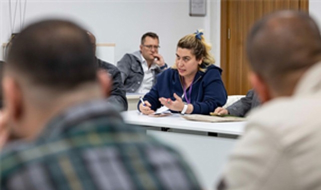 izmirde romanlar icin ortak akil bulusmasi