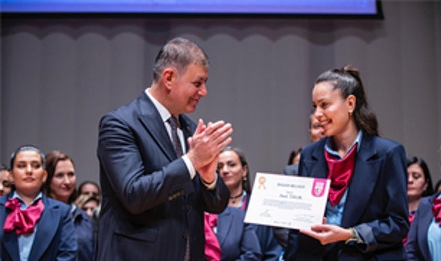 izmirin kadinlariyla tam yol ileri