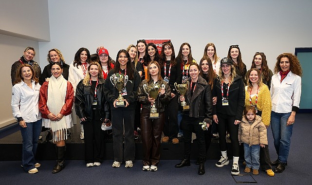 Kadın Sürücüler İstanbul Park'ta Buluştu 1 kadin suruculer istanbul parkta bulustu