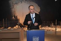 kalyon kultur filistine destek icin sessiz ayakkabilar sergisini hayata gecirdi