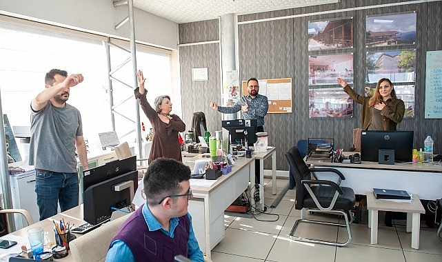 karsiyaka belediyesinde calisanlar gune sporla basliyor