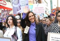 karsiyakada dolu dolu 8 mart