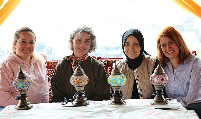 kartepe kent meydaninda sanat ruzgari