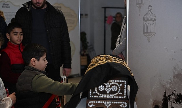 kartepede mukaddes emanetlere yogun ilgi