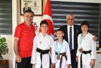 kemer belediyesi karate takimindan iki madalya