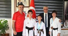 kemer belediyesi karate takimindan iki madalya