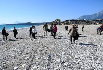 kemerde sahil temizligi