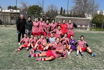 konakin kizlari grup liderligini birakmadi