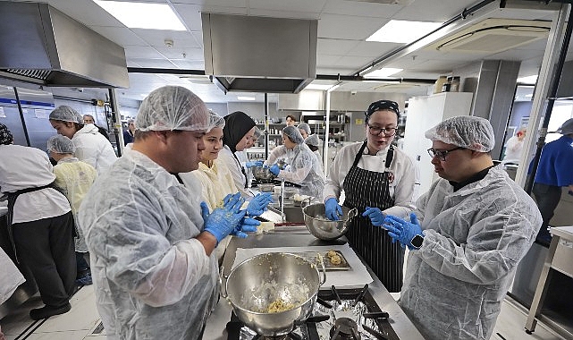 konakin temiz kalpli seflerinden down sendromuna tatli farkindalik