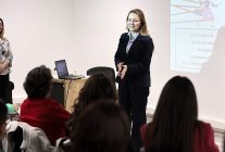 konakta kadinlar her gecen gun daha guclu