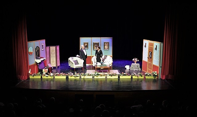 kral dairesi cennet sahnesinde promiyer yapti