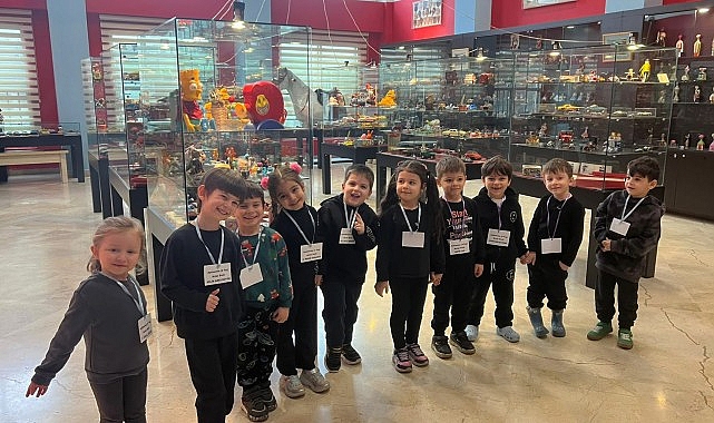 kres ogrencileri dinozor ve oyuncak muzesini ziyaret etti