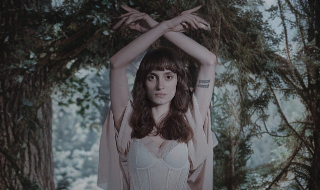 lelielden icsel bir yuzlesme soz gelimi synthetic stars yayinda