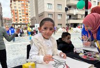 liman gonulluler platformu filistinli cocuklarla bayram sevincini paylasti