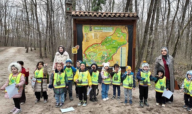 lokomotifin minikleri ormanyada dogayi kesfetti