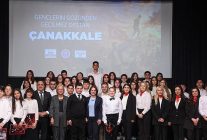 maltepe belediyesi ogrencilerinden genclerin gozunden gecilmez destan canakkale gosterisi