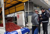 maltepedeki isgallere zabita mudahalesi devam ediyor