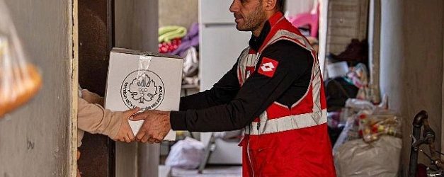 manisa buyuksehirden ramazan dayanismasi 22 bin aileye gida destegi