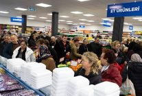 marketin balcova hizmete basladi uygun fiyat saglikli ve guvenilir gida bir arada