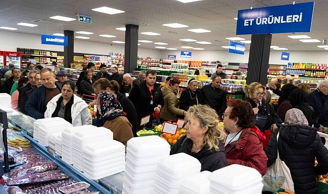 marketin balcova hizmete basladi uygun fiyat saglikli ve guvenilir gida bir arada