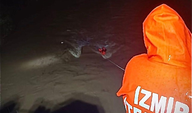 mendereste arac dereye uctu izmir itfaiyesi seferber oldu